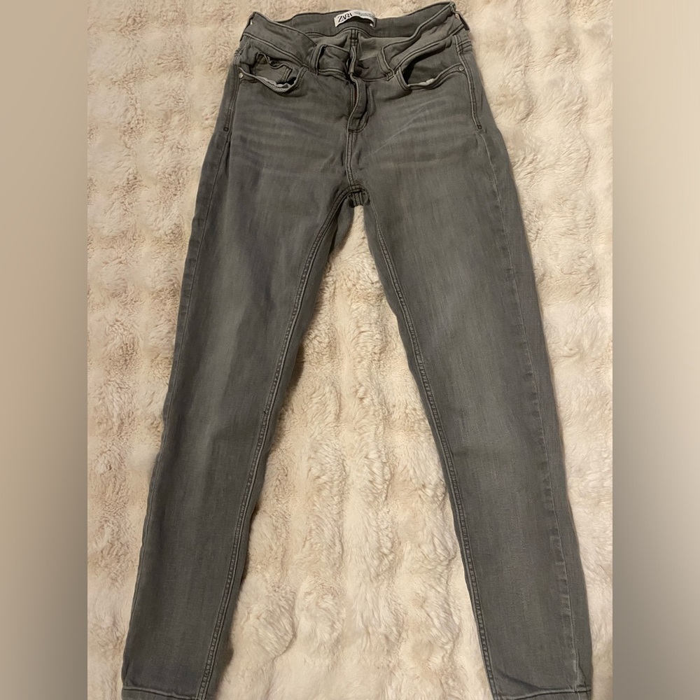 Zara jeans size 4, soft gray